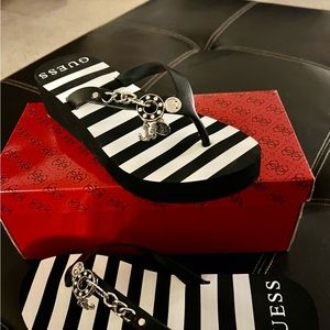 Woman’s New Guess Flip flops